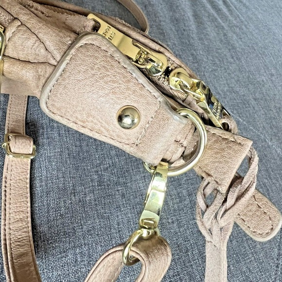 Steve Madden Crossbody Bag Tan Saddle Messenger Handbag Purse Faux Leather Suede - Picture 12 of 14